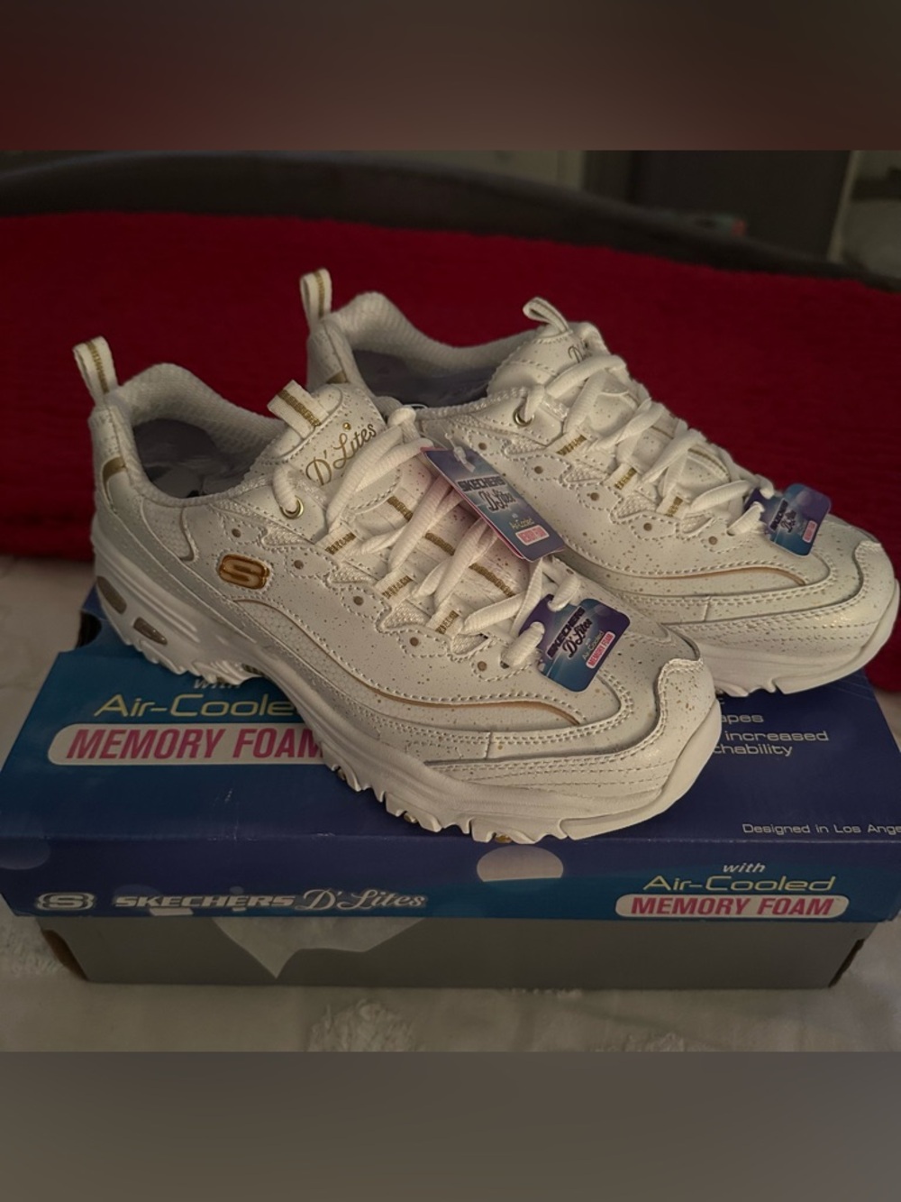 Skechers D’Lites - BRAND NEW NEVER WORN! Size 7.5